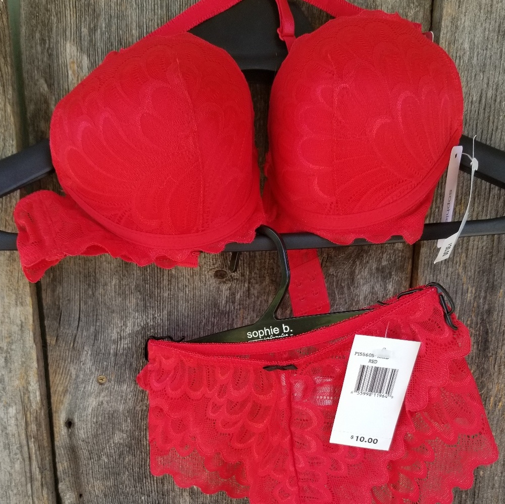 Sophie B. Red bra and pattie set NWT